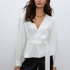NWT Aritzia Babaton Bello Blouse